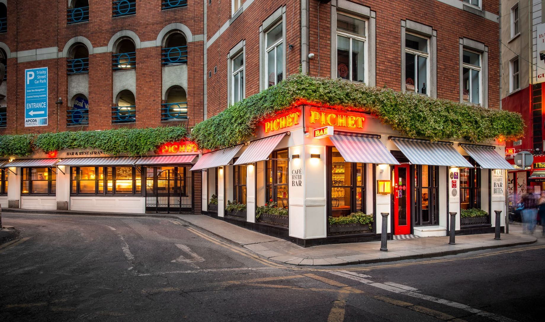 Image for the venue Pichet.